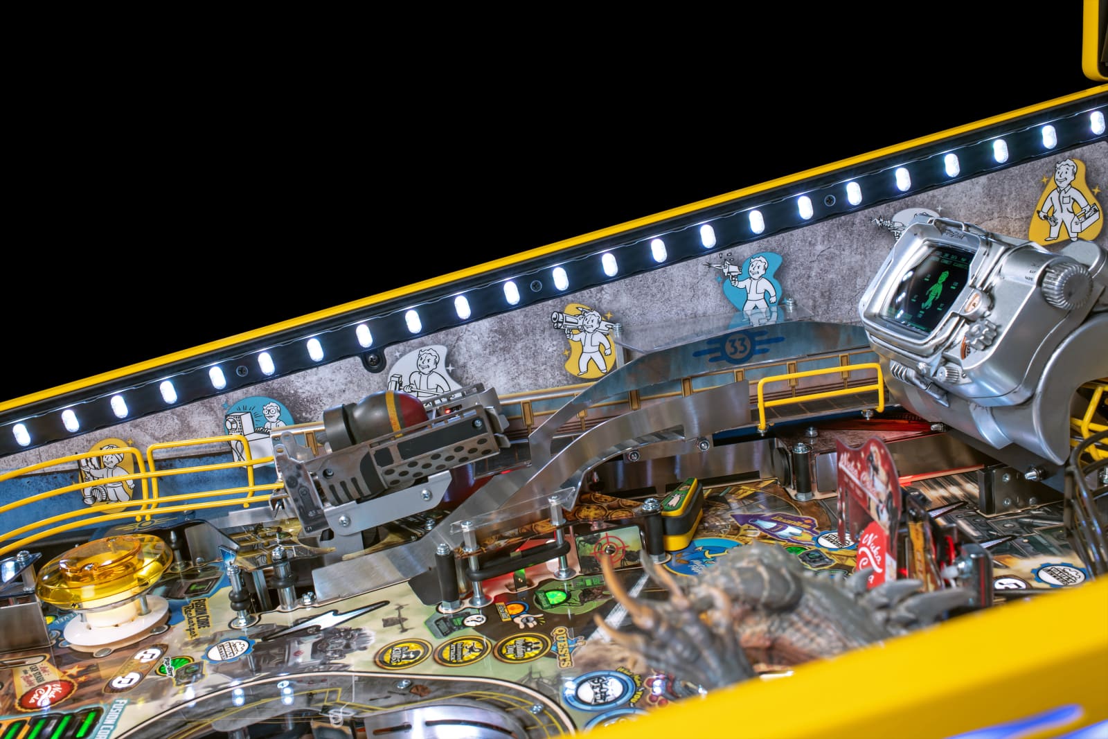Último detalle del arte de Fallout by Stern Pinball