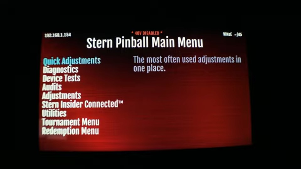 Nuevo menú principal de Stern Pinball con Spike 3: Quick Adjustments, Diagnostics, Device Tests, Audits, Adjustments, Stern Insider Connected, Utilities, Tournament Menu y Redemption Menu